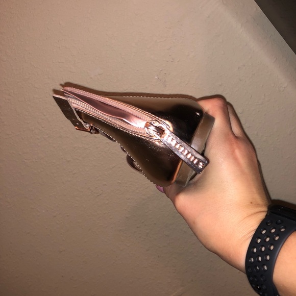 Never worn - Picture 2 of 3